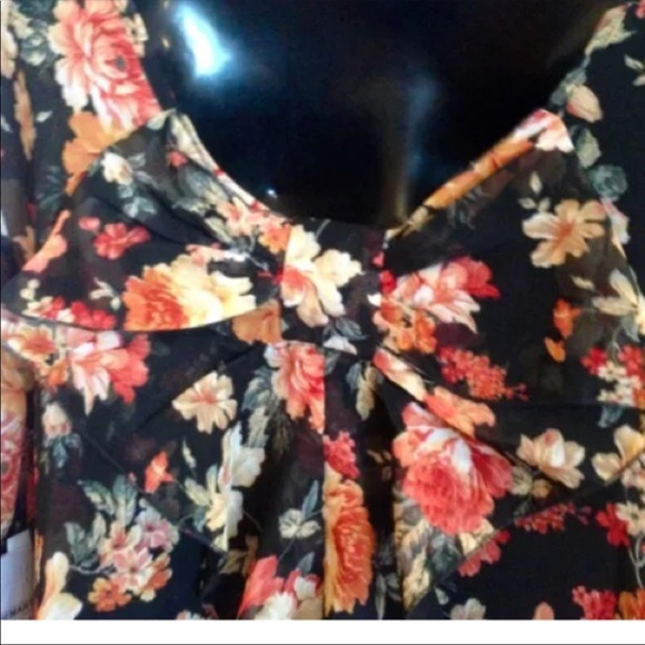 Floral print plus Sz blouse plus Sz 1X 2X - Picture 4 of 4